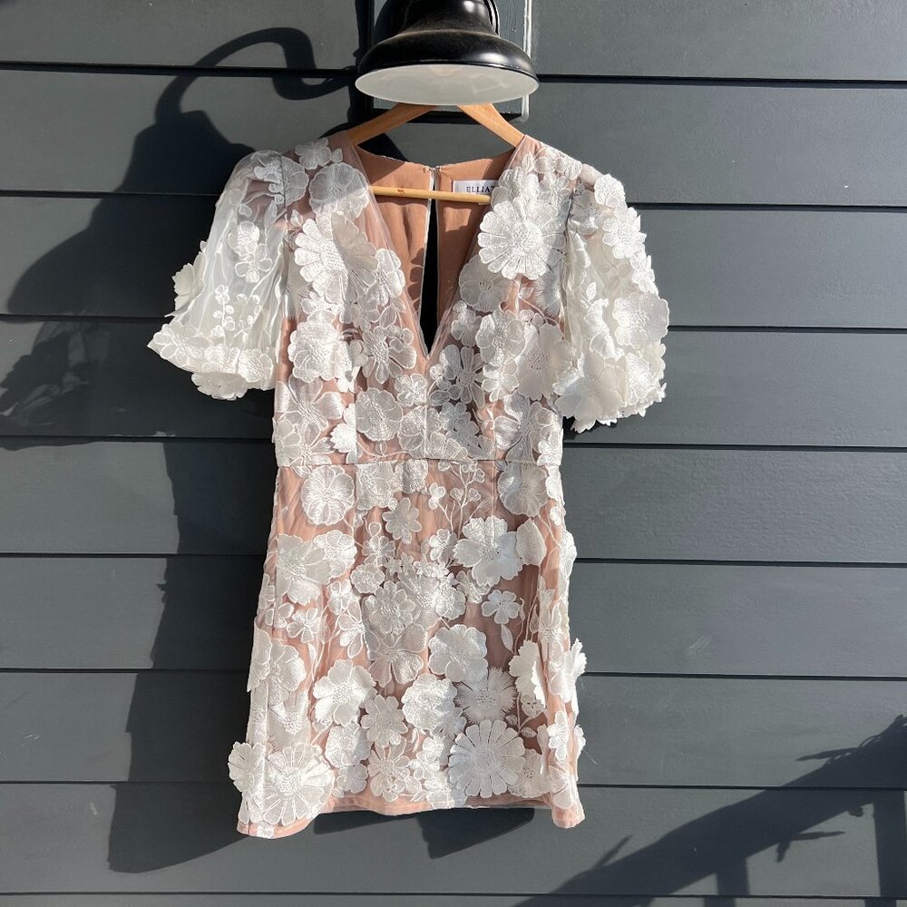 Elliatt Zayla 3D Floral Mini Dress White Size M